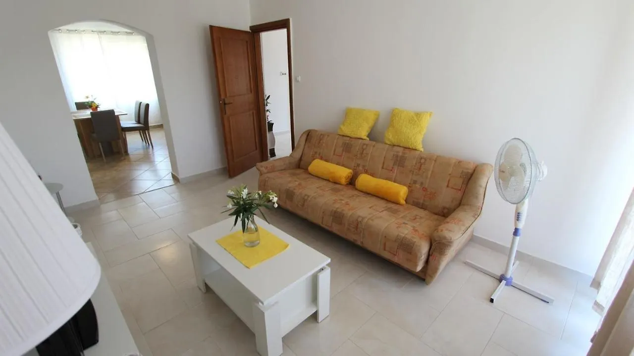בית הארחה מאלינסקה Apartments Stijak-Sorum קרואטיה